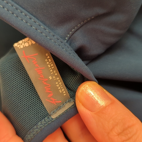 Sold Out Class Act Onesie - Picture 6 of 8